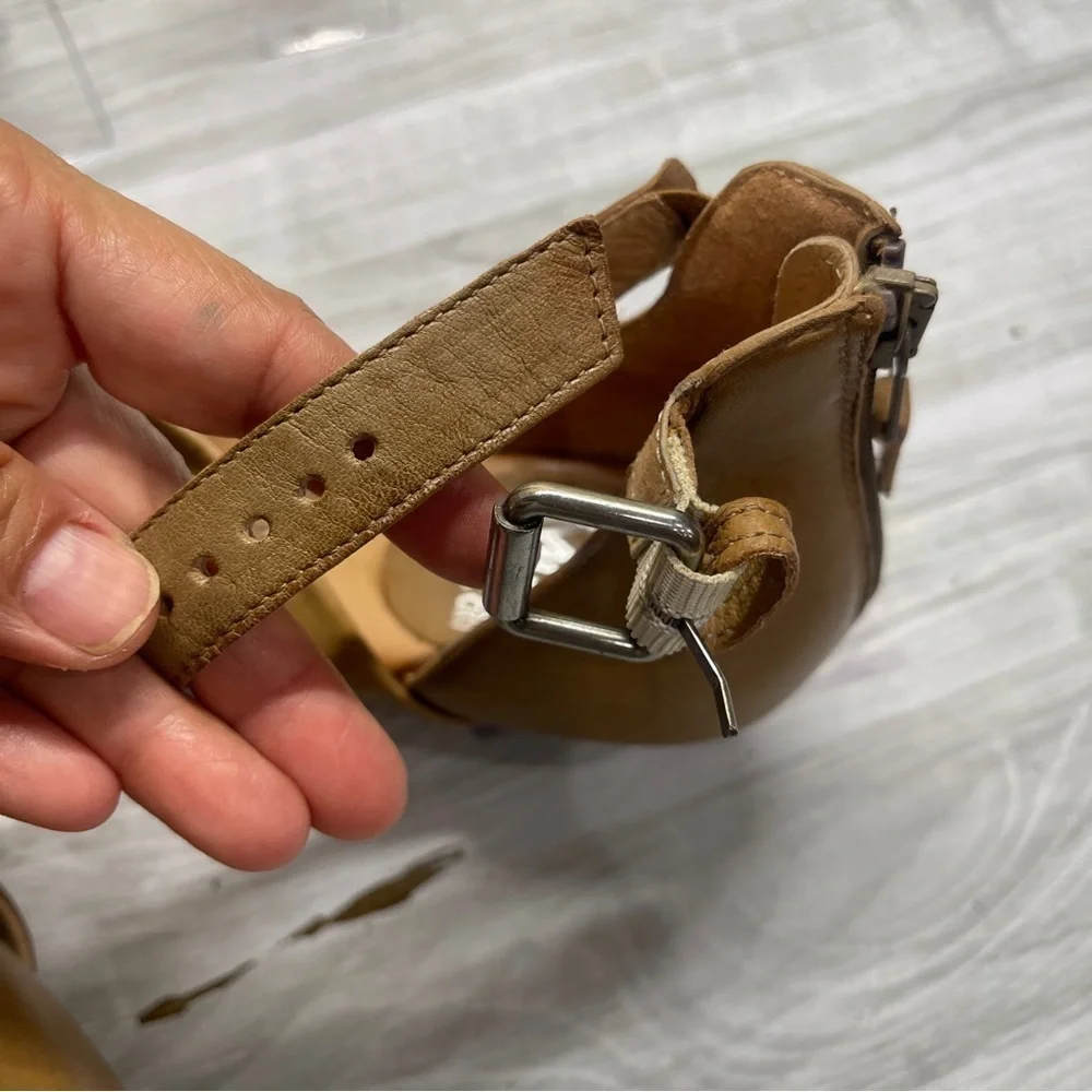 Miz Mooz Cassie Brown Tan Leather Strappy Buckle Sandal Women’s size EU 38